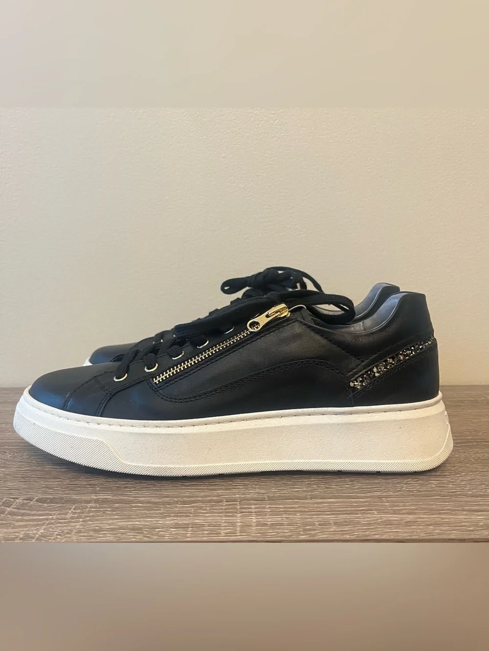 NEW $260 NeroGiardini Black Leather Platform Sneakers Women's Size 40 EU/10 US